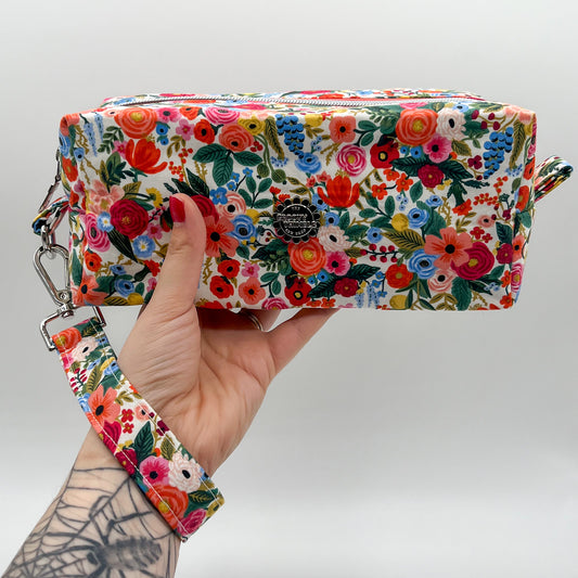 Large Makeup Bag in Petite Garden