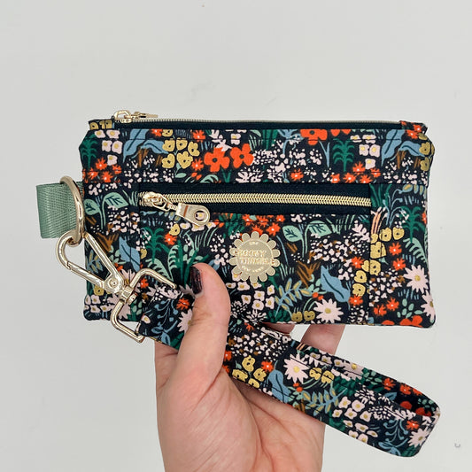 Two-Pocket Wristlet in Bright Meadow