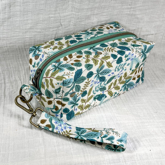 Large Makeup Bag in Verte