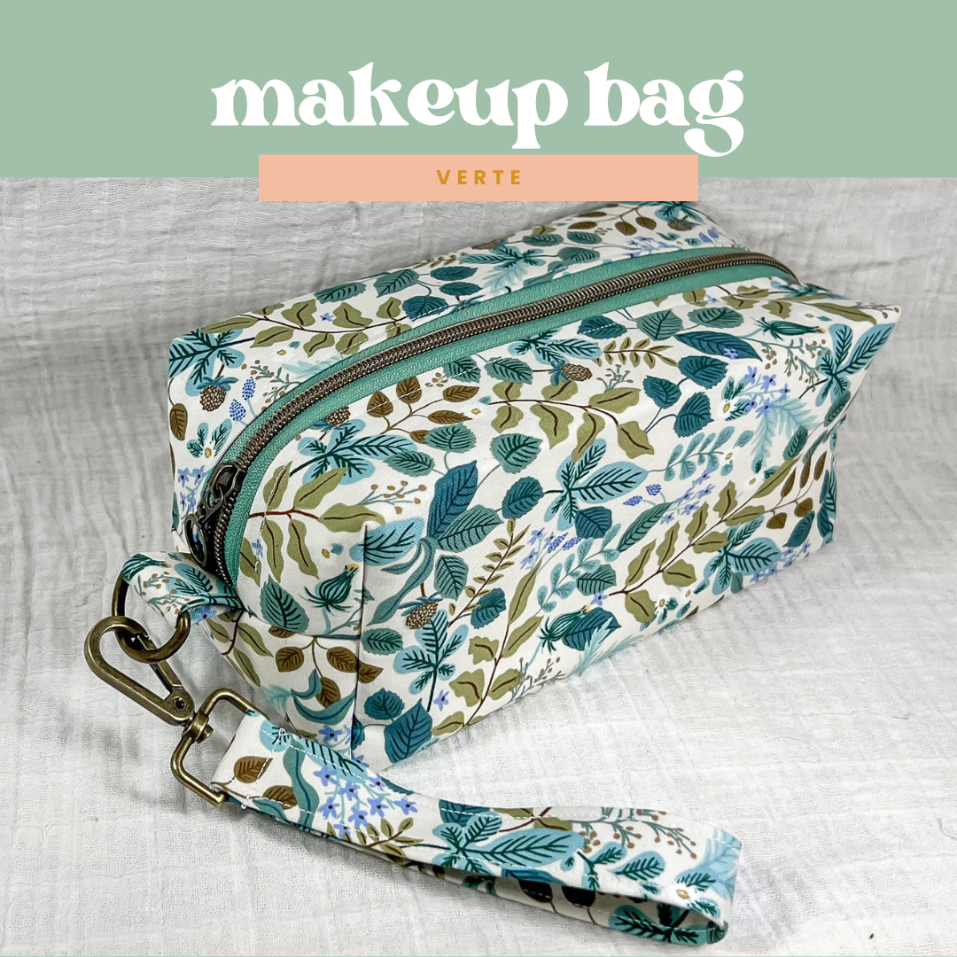 Large Makeup Bag in Verte