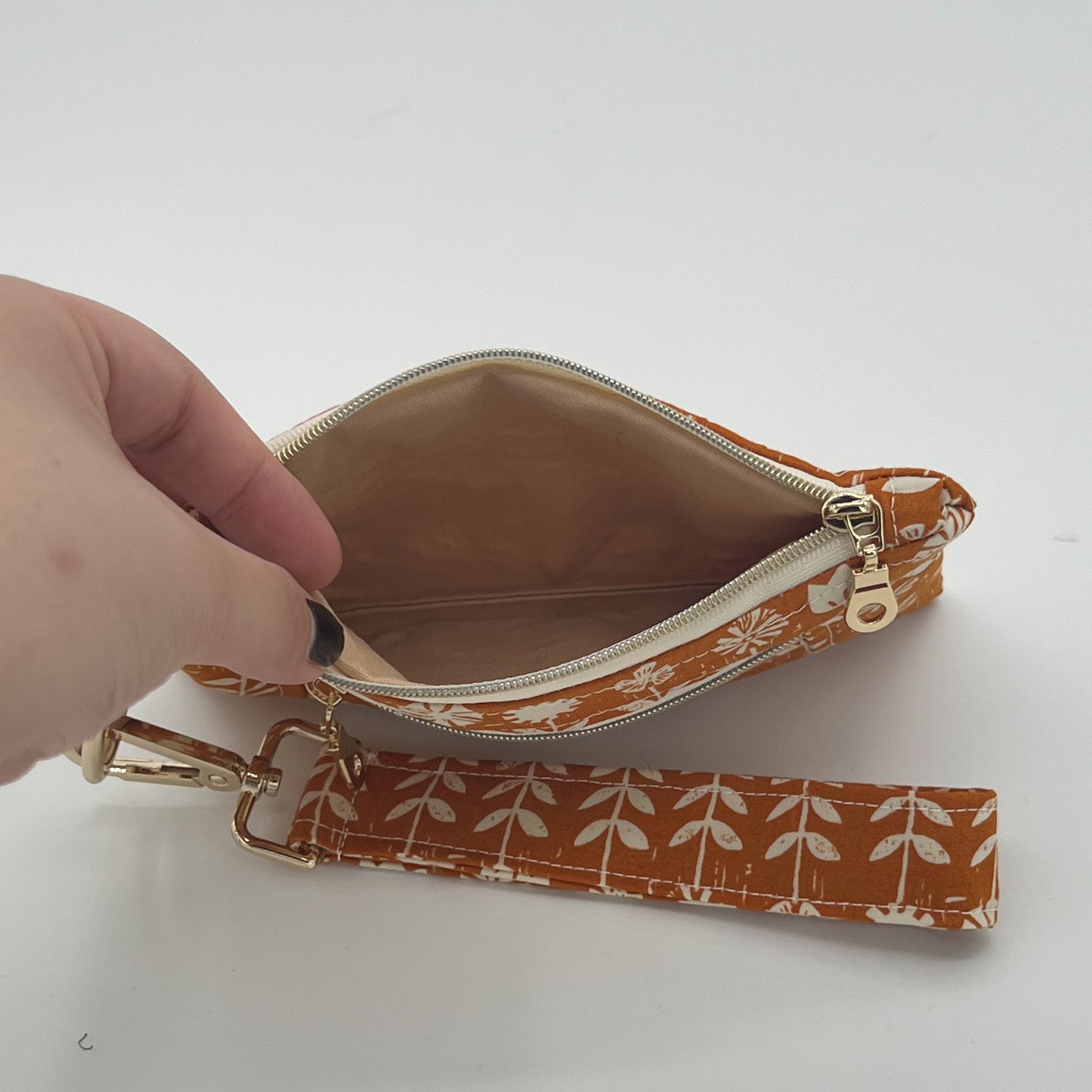 Two-Pocket Wristlet in Saddle
