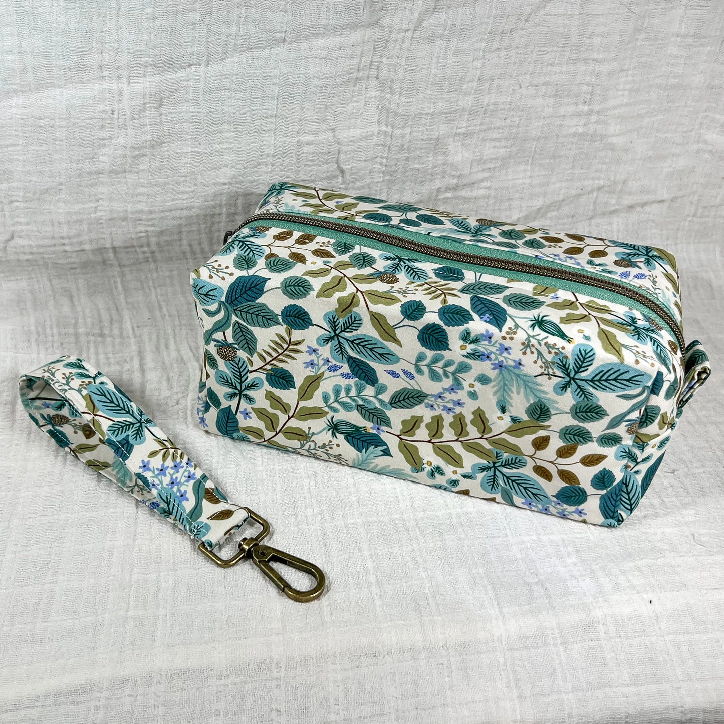 Large Makeup Bag in Verte