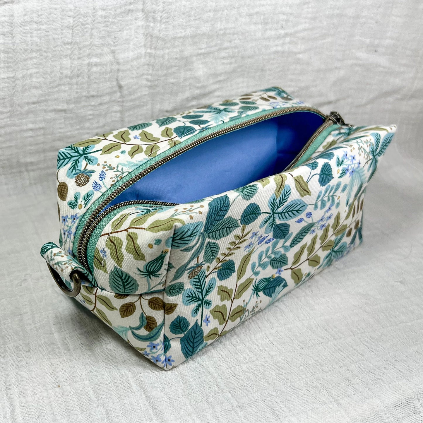Large Makeup Bag in Verte