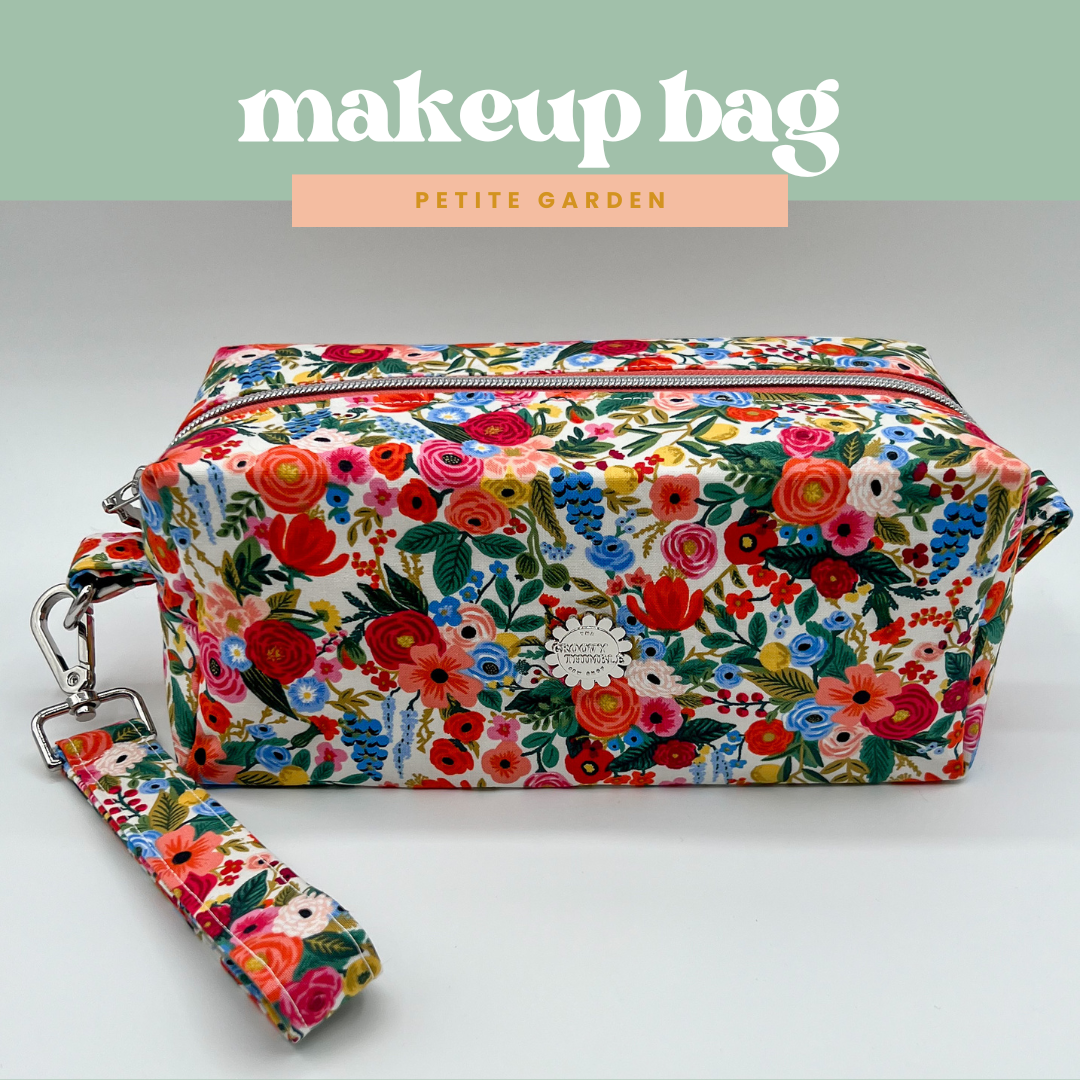 Large Makeup Bag in Petite Garden